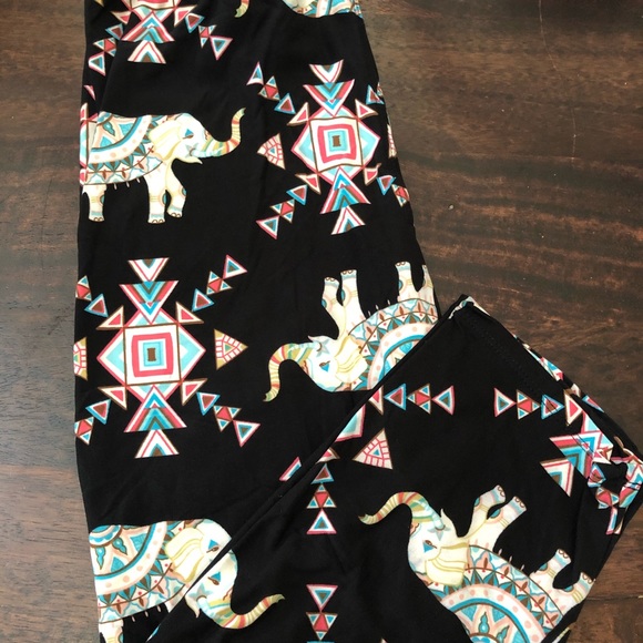 Multi Elephant CAPRI Peachskin Leggings One Size - Picture 3 of 4